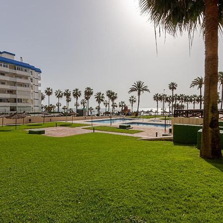 Beachfront With Spectacular Views And Swimming Pool Benalmádena Kültér fotó