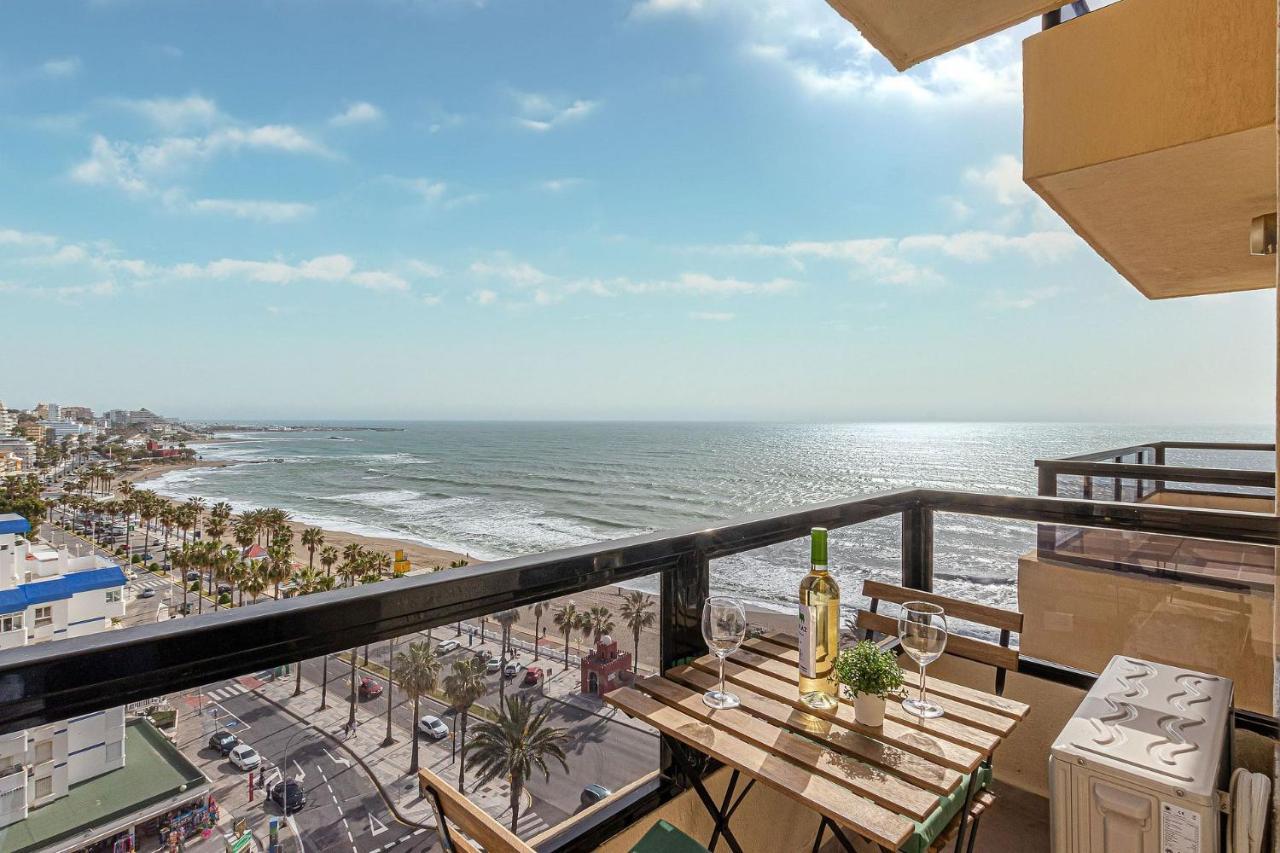 Beachfront With Spectacular Views And Swimming Pool Benalmádena Kültér fotó