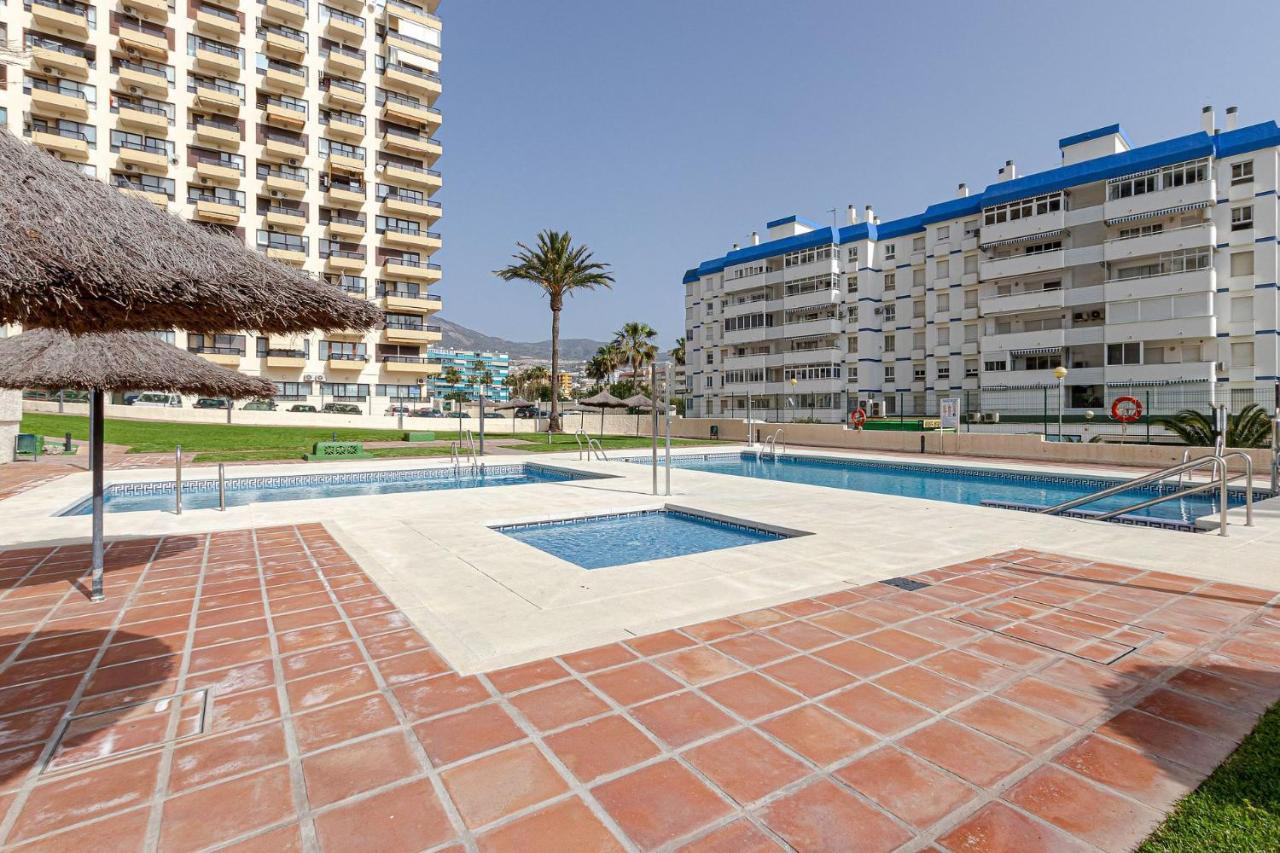Beachfront With Spectacular Views And Swimming Pool Benalmádena Kültér fotó