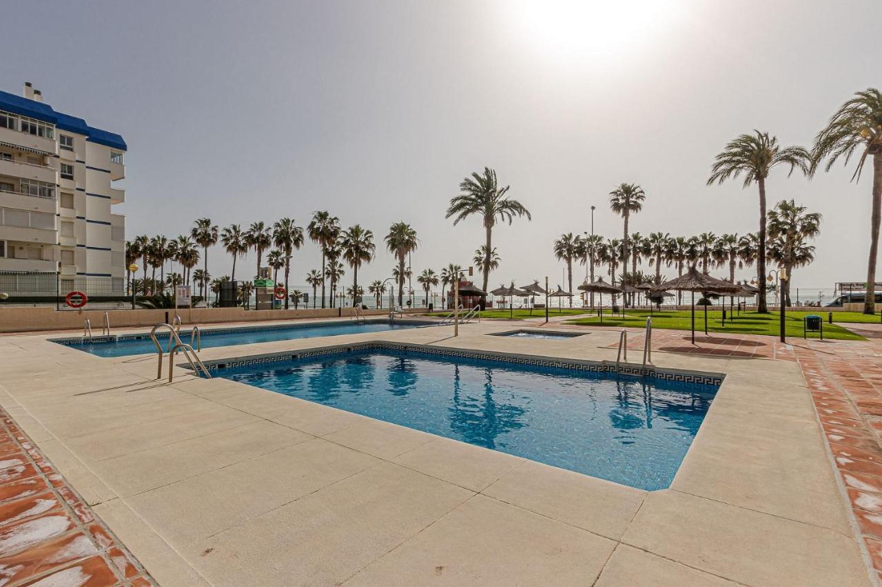 Beachfront With Spectacular Views And Swimming Pool Benalmádena Kültér fotó
