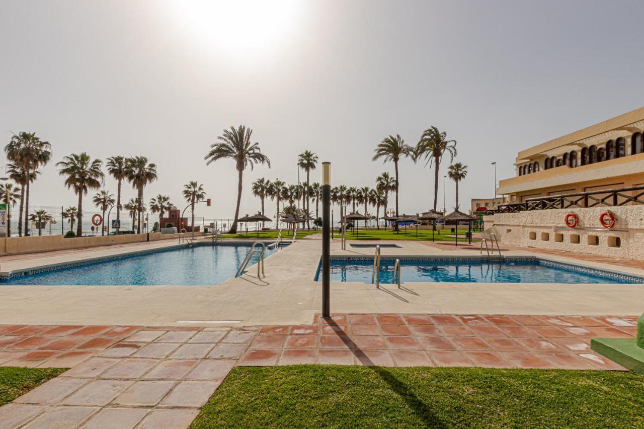 Beachfront With Spectacular Views And Swimming Pool Benalmádena Kültér fotó